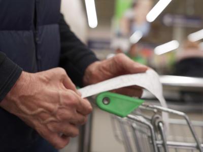 -Recurring food insecurity linked to unhealthy weight changes in older adults